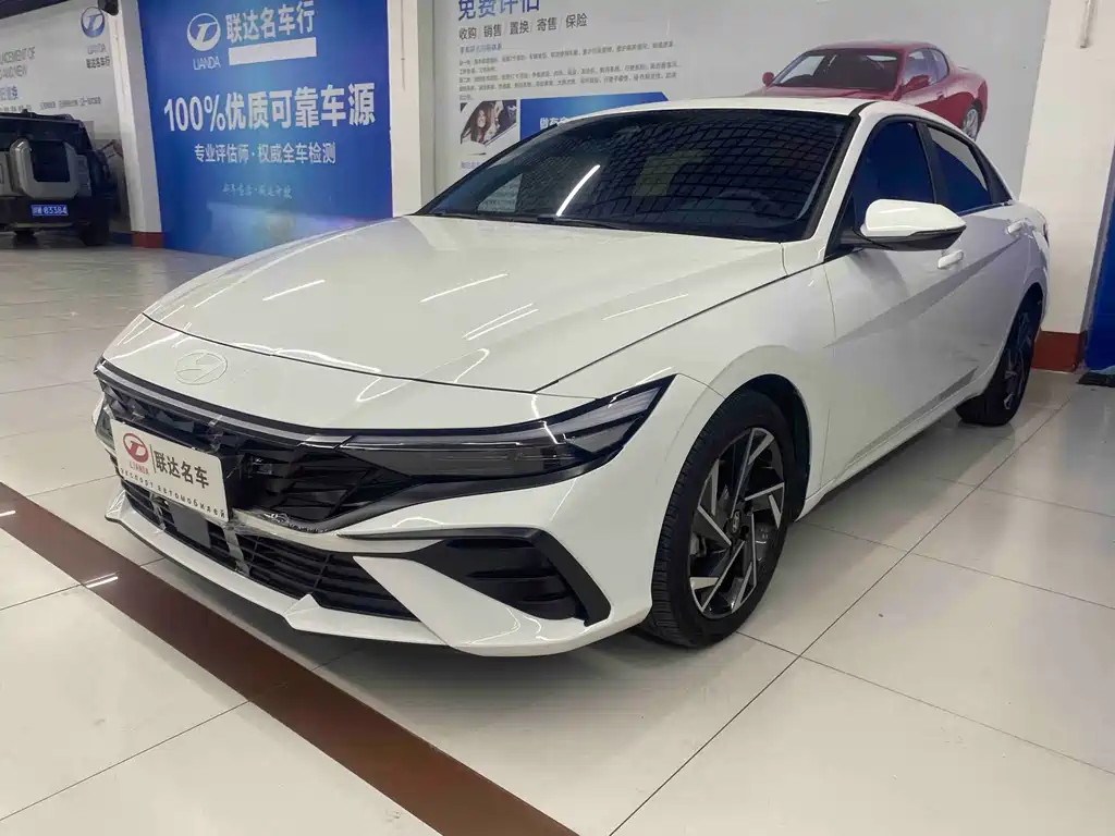 Hyundai Elantra 2024