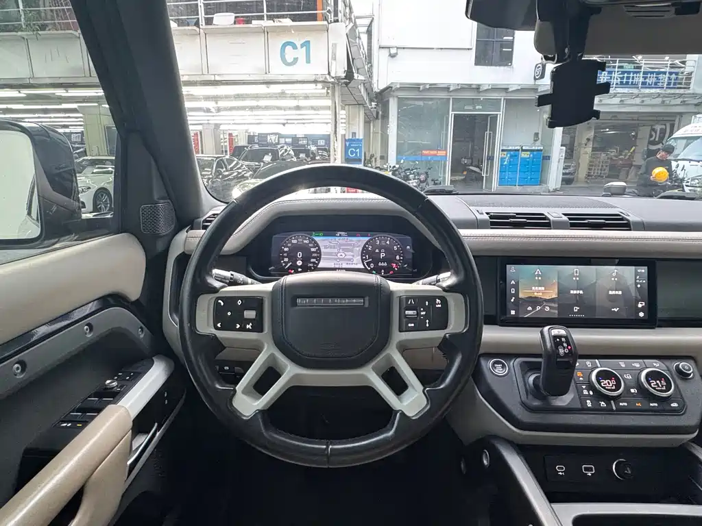 Land Rover Defender — миниатюра 7