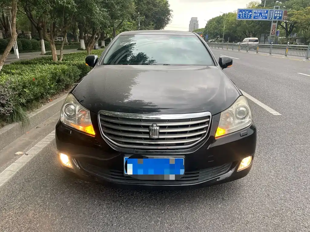 Toyota Crown — миниатюра 2