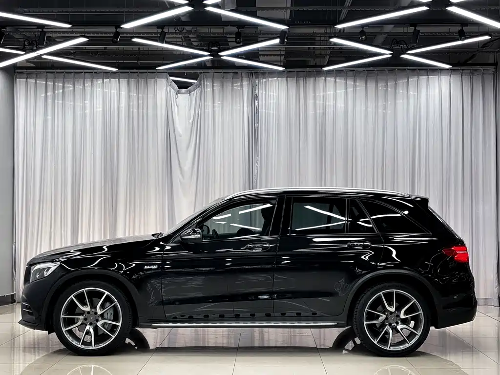 MERCEDES-BENZ GLC AMG