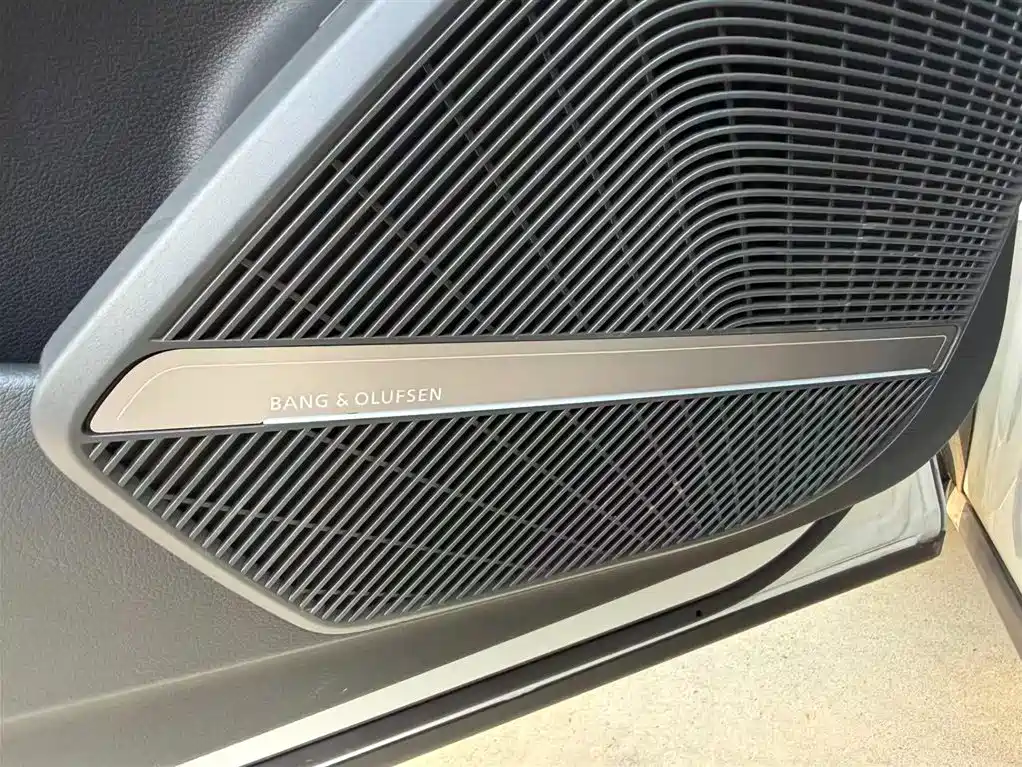 Audi Q5L — миниатюра 9