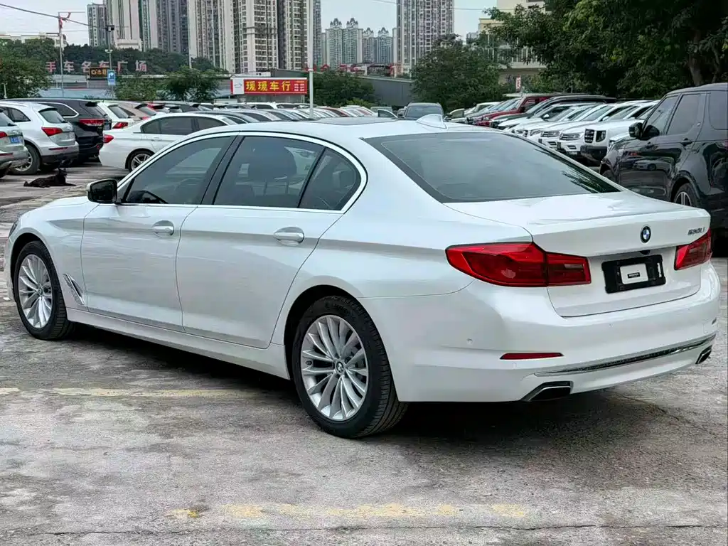 BMW 5 Series — миниатюра 5