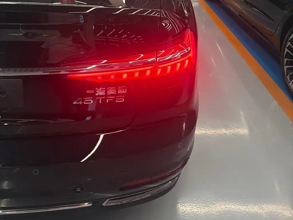 Audi A6L — миниатюра 12