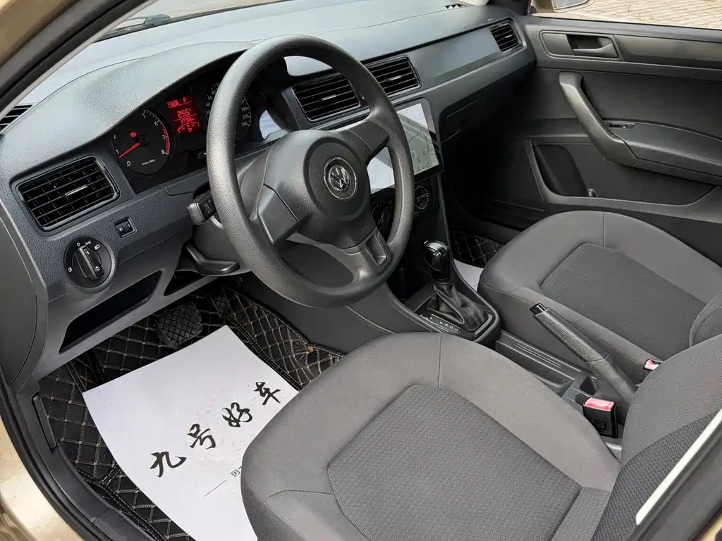Volkswagen Santana — миниатюра 4