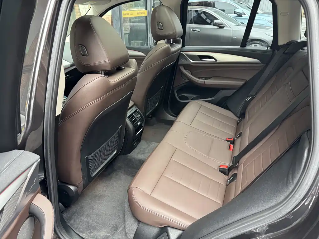 BMW iX3 — миниатюра 8