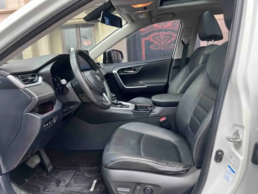 TOYOTA RAV4 RONGFANG