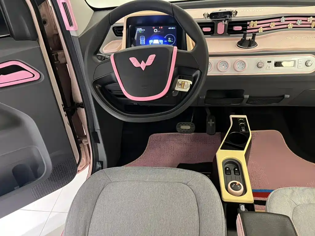 Wuling MINIEV — миниатюра 4