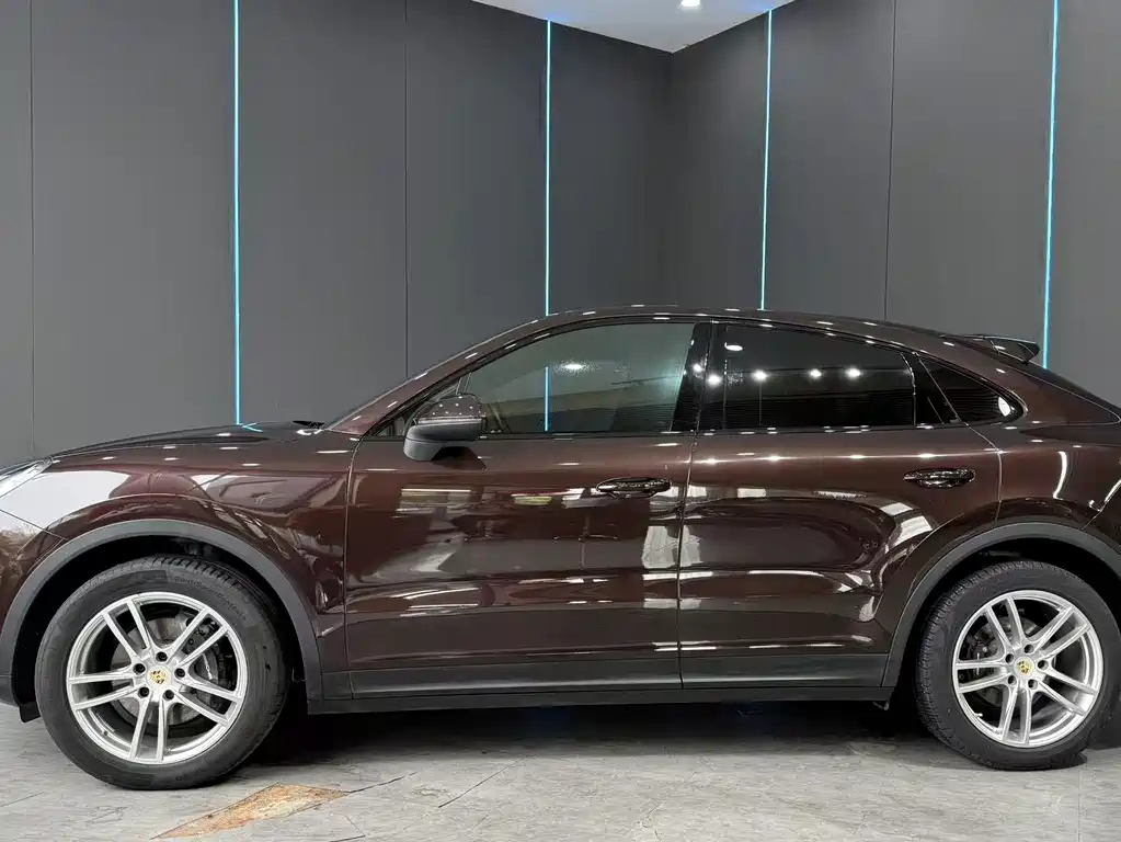 Porsche Cayenne — миниатюра 4