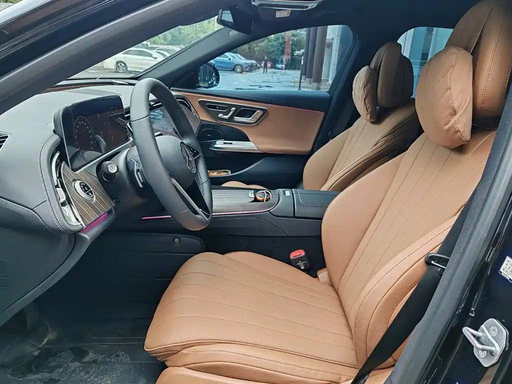 Mercedes-Benz E-Class — миниатюра 14