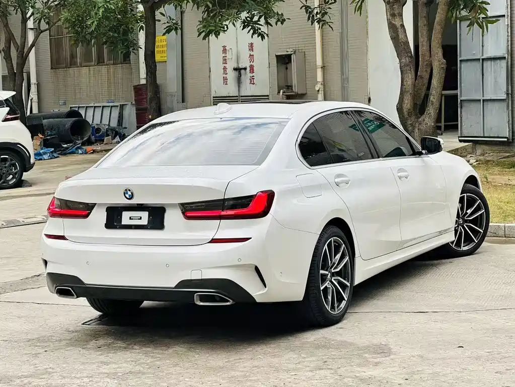 BMW 3 Series — миниатюра 4