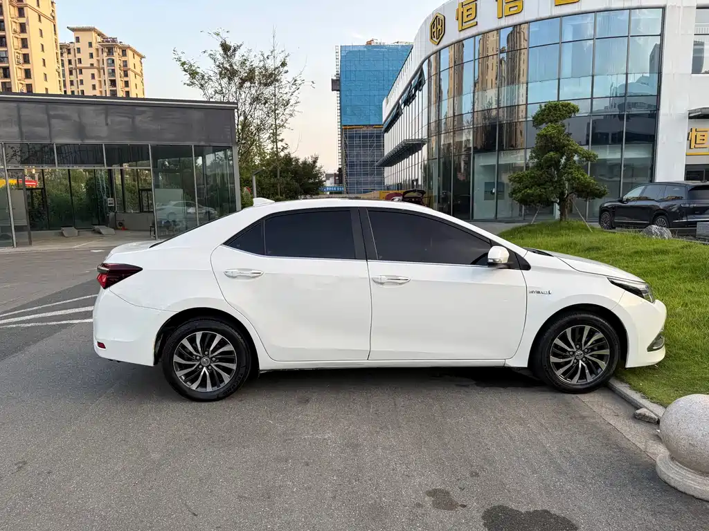 Toyota Corolla — миниатюра 12