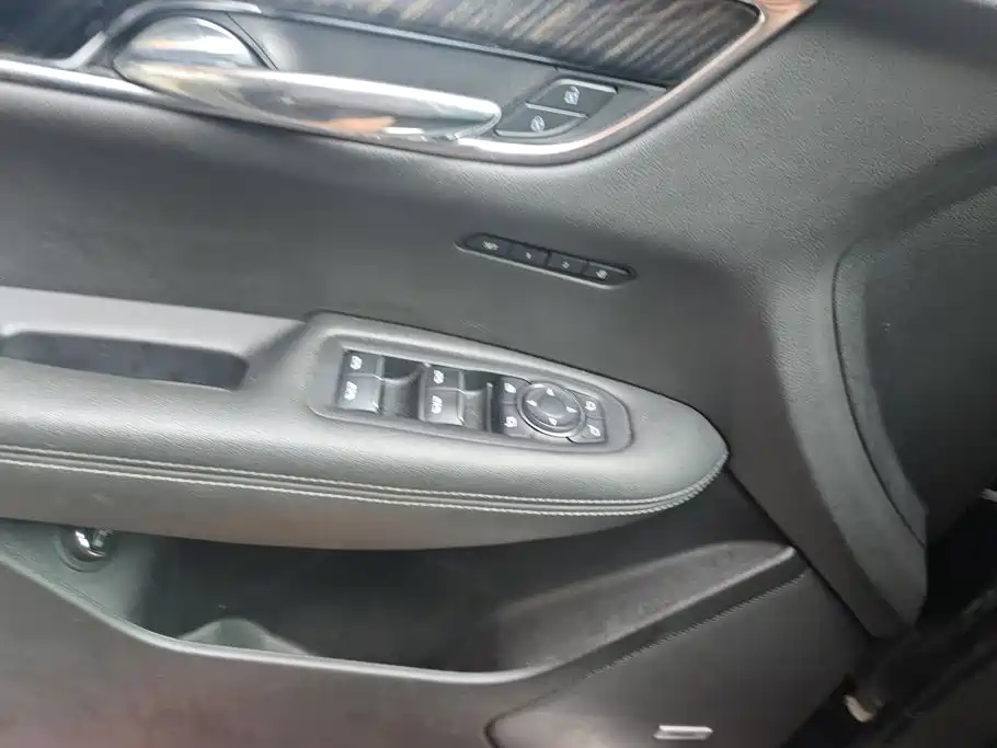 Cadillac XT6 — миниатюра 7