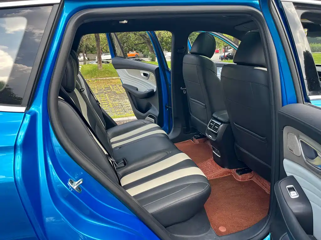 Roewe RX5 MAX — миниатюра 10