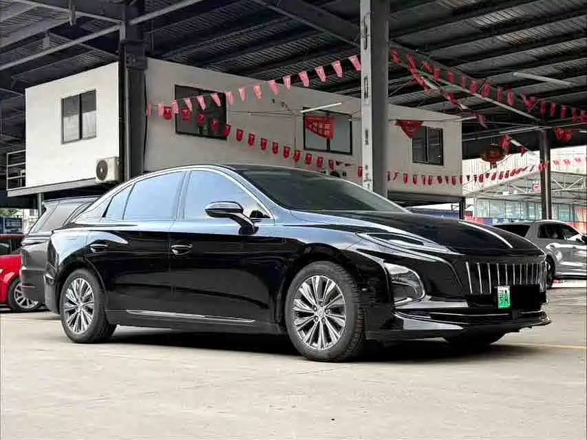 Hongqi Hongqi E-QM5 — миниатюра 3