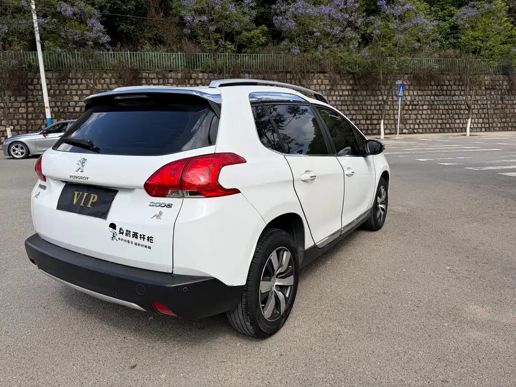 Peugeot 2008 2014 1.6L AT