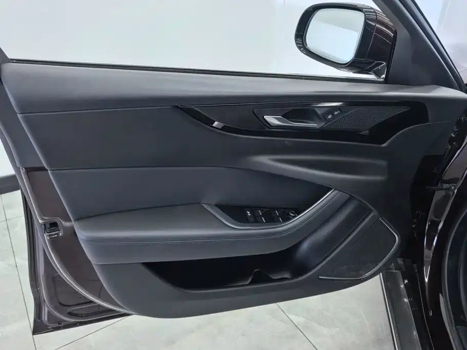Jaguar XEL — миниатюра 7