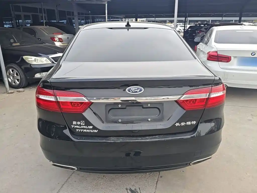 Ford Taurus — миниатюра 6
