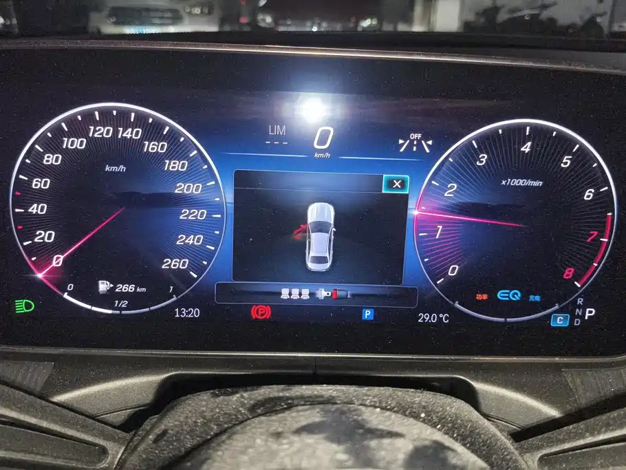 Mercedes-Benz C-Class — миниатюра 14
