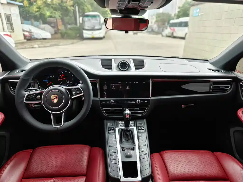 Porsche Macan — миниатюра 5