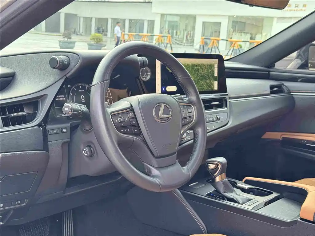 Lexus ES — миниатюра 10