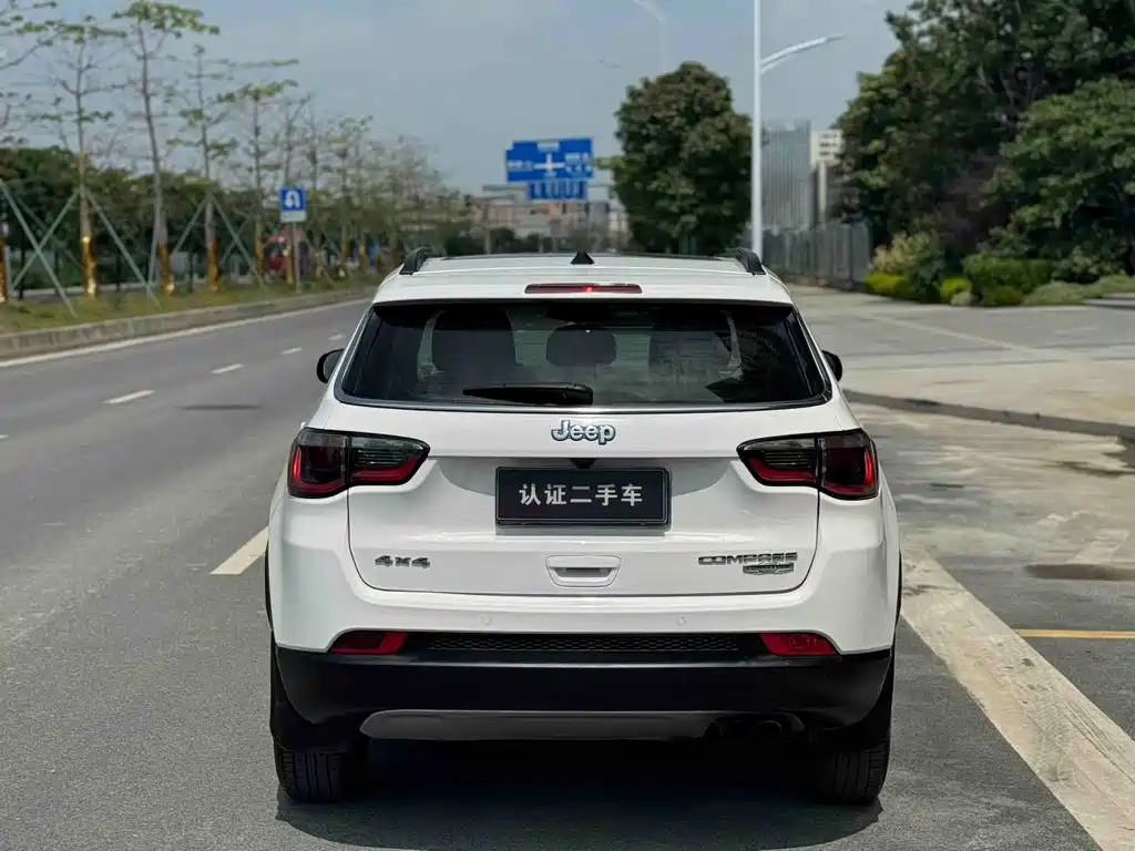 Jeep Compass — миниатюра 8