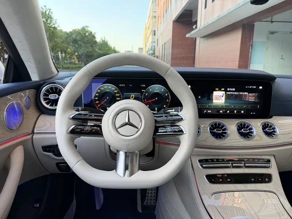 Mercedes-Benz E-Class (Import) — миниатюра 12