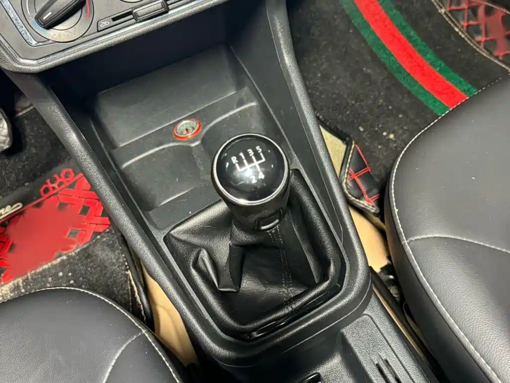 Volkswagen Santana — миниатюра 4