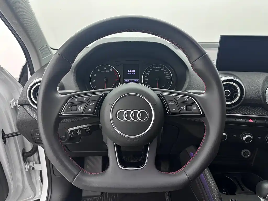 Audi Q2L — миниатюра 16