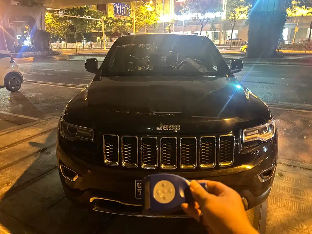 Jeep Grand Cherokee (Import) — миниатюра 2