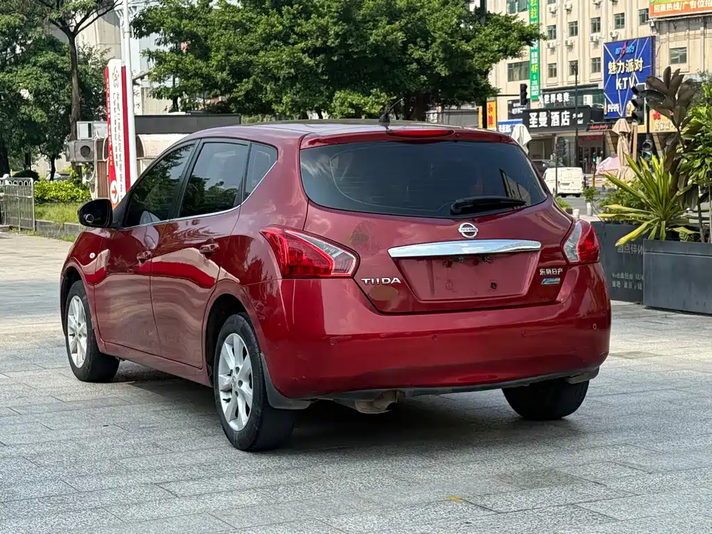 Nissan Tiida — миниатюра 4