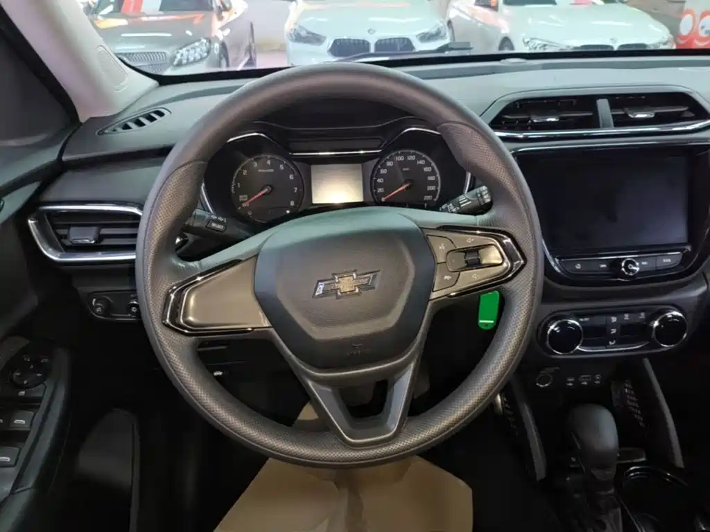 Chevrolet Tracker — миниатюра 11