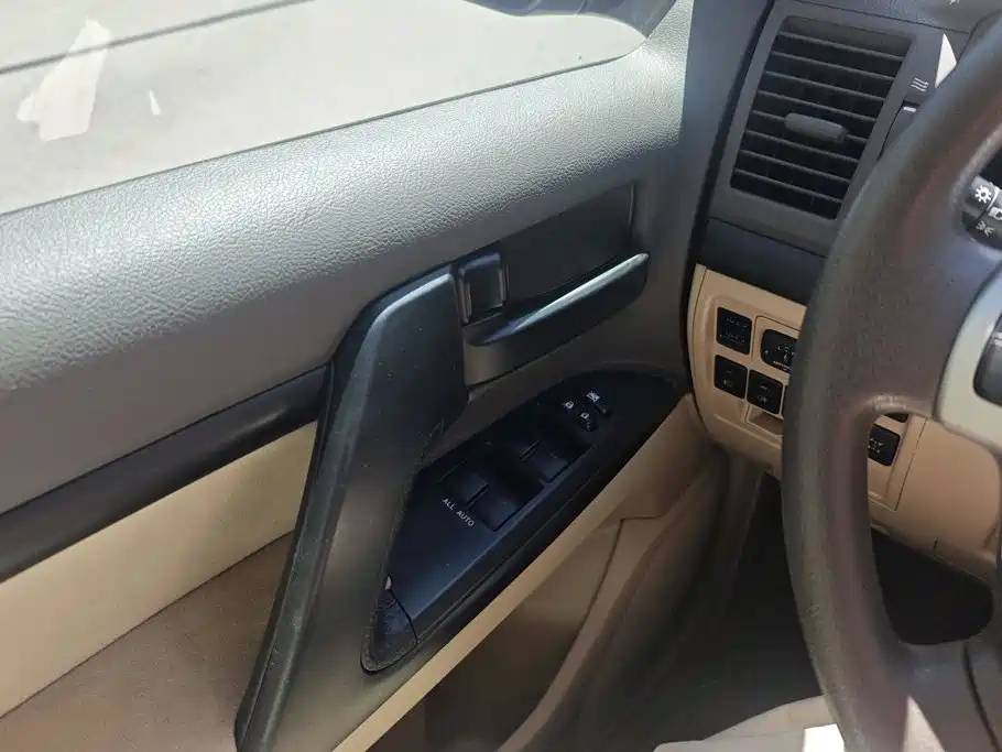 Toyota Land Cruiser — миниатюра 7