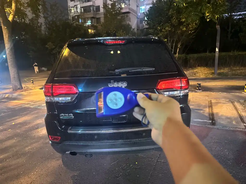 Jeep Grand Cherokee (Import) — миниатюра 17