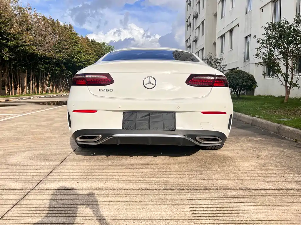 Mercedes-Benz E-Class (Import) — миниатюра 26