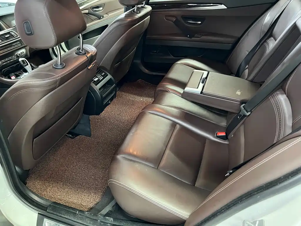 BMW 5 Series — миниатюра 25