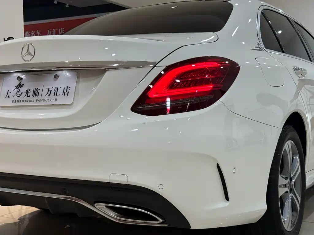 Mercedes-Benz C-Class — миниатюра 8