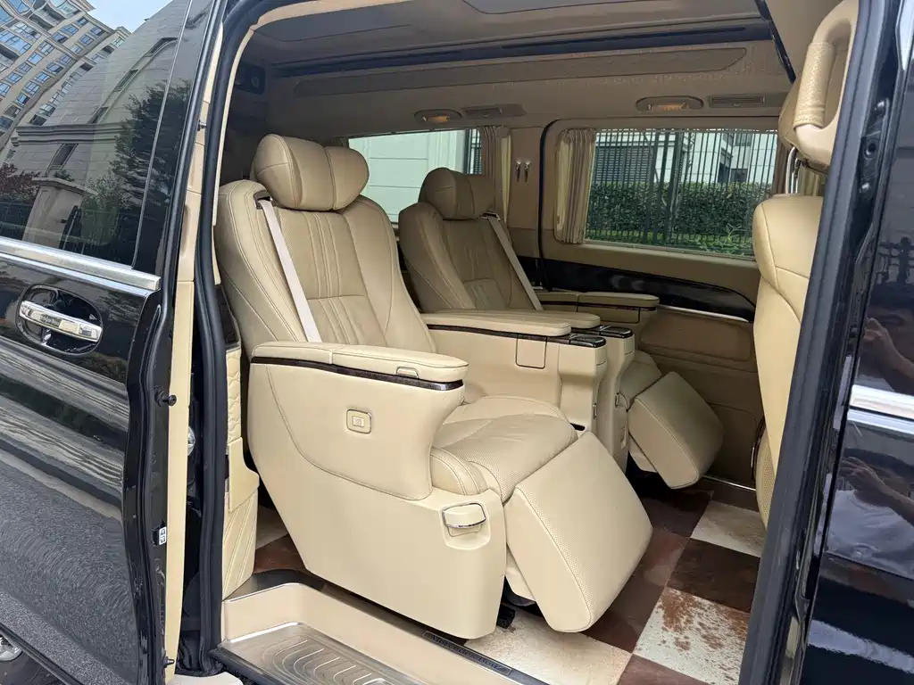 Mercedes-Benz V-Class — миниатюра 13