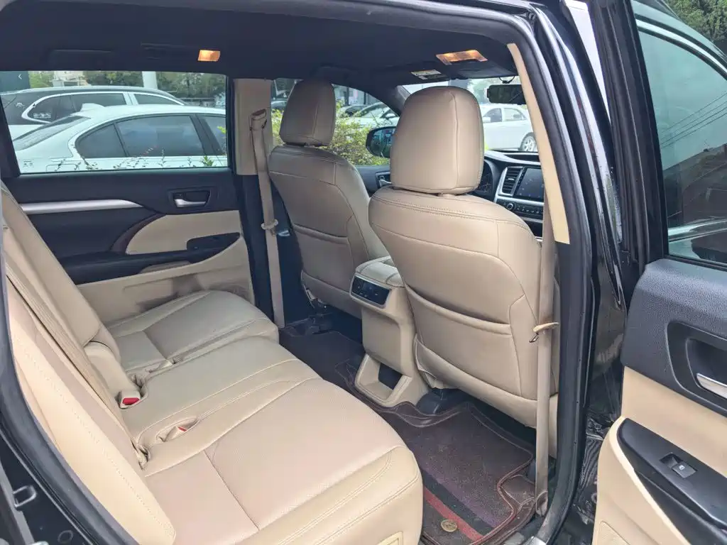 Toyota Highlander — миниатюра 6