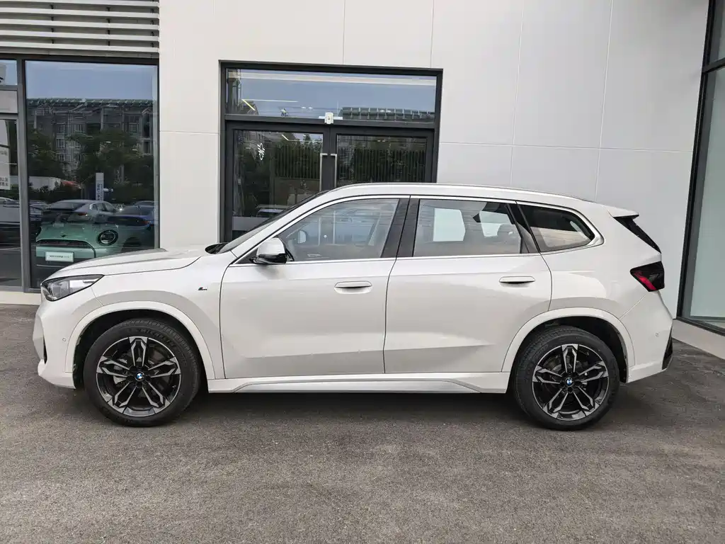 BMW X1 2024 sDrive25Li M Sport