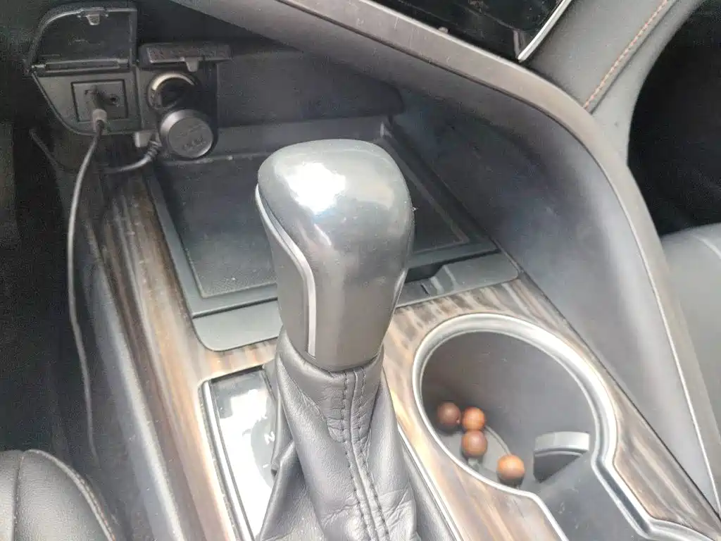 Toyota Camry — миниатюра 16