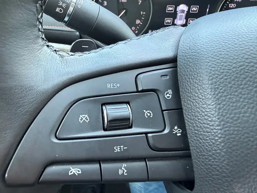 Cadillac XT4 — миниатюра 15