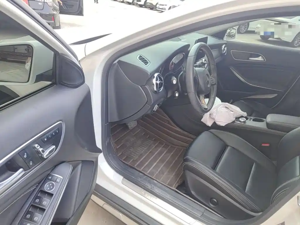 Mercedes-Benz GLA — миниатюра 21