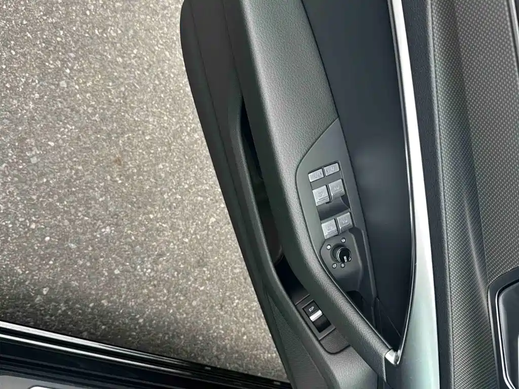 Audi A6L — миниатюра 11