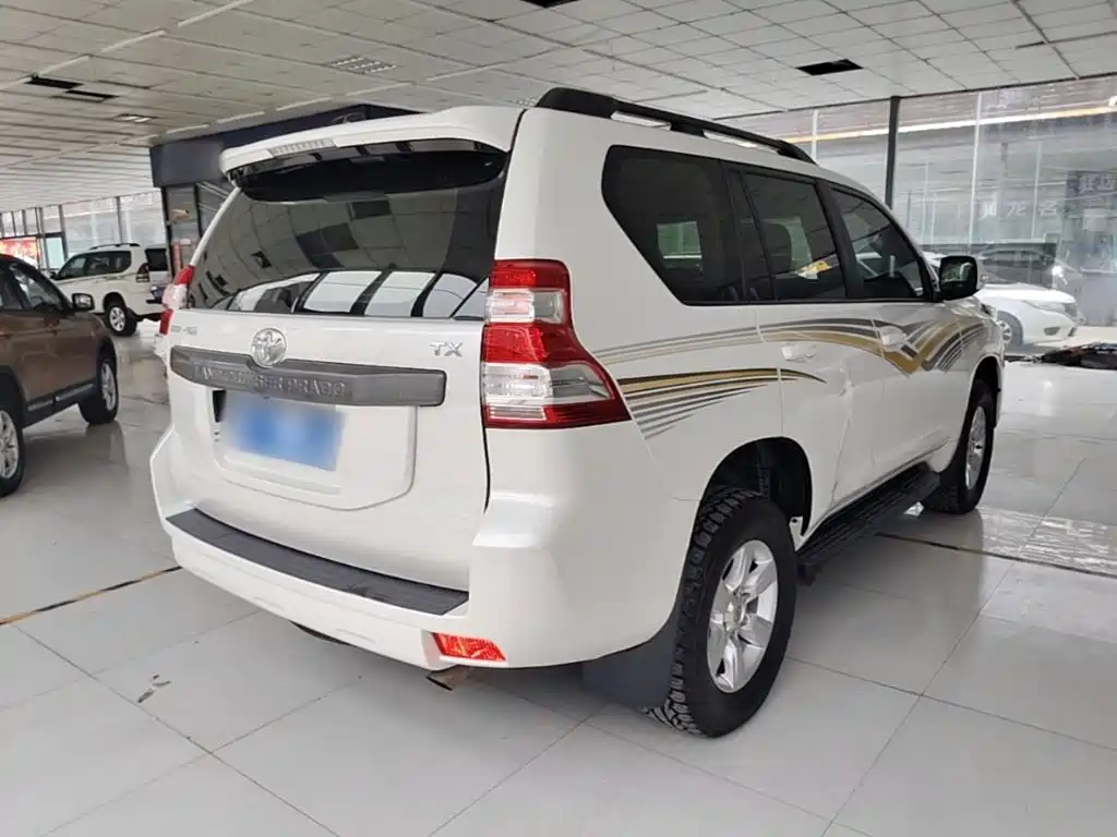 Toyota Land Cruiser Prado 2016 2.7L AT Luxury