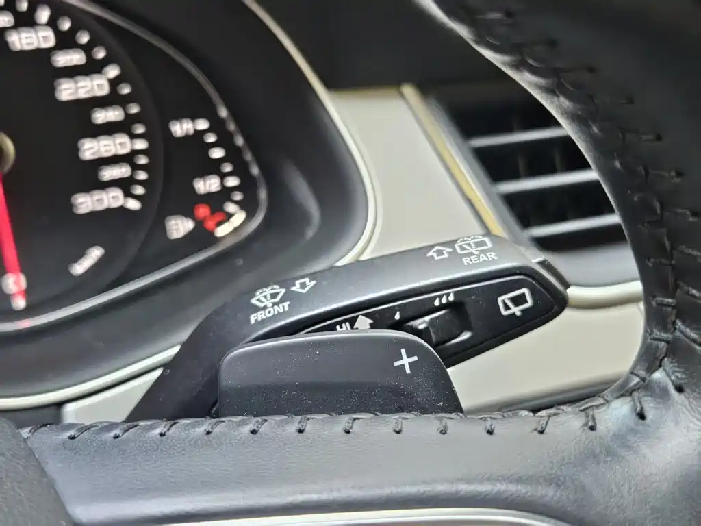 Audi Q7 — миниатюра 14