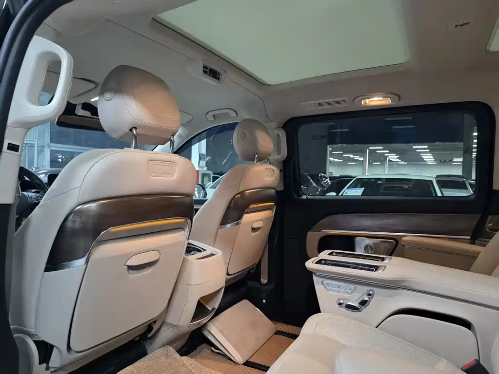 Mercedes-Benz V-Class — миниатюра 10