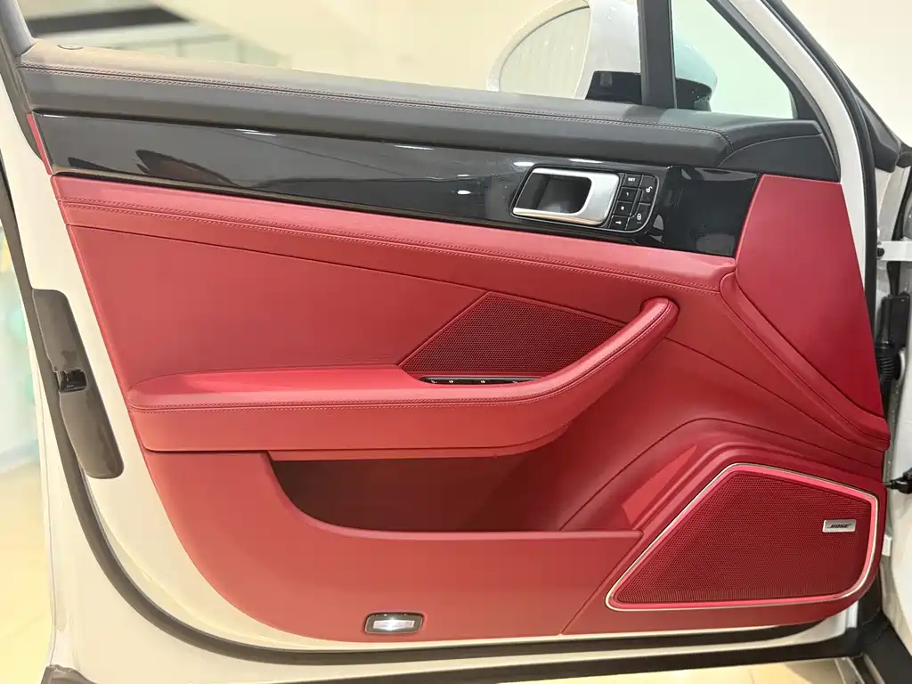 Porsche Panamera — миниатюра 5