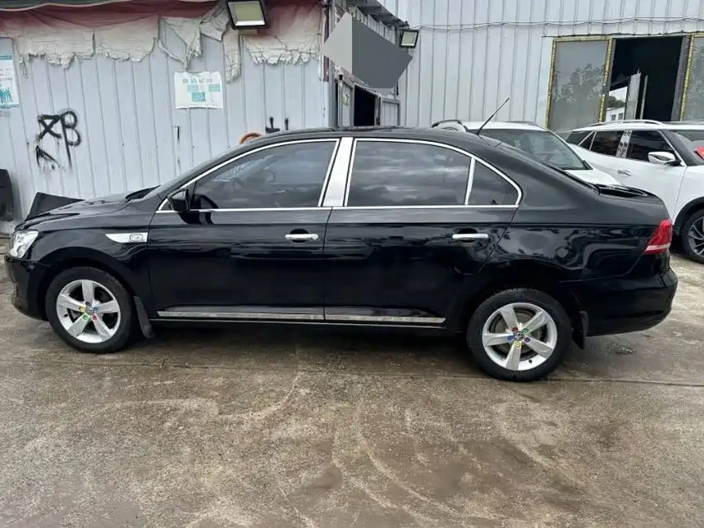 Volkswagen Santana — миниатюра 4