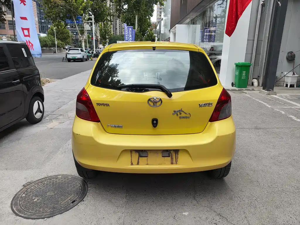 Toyota Yaris — миниатюра 13
