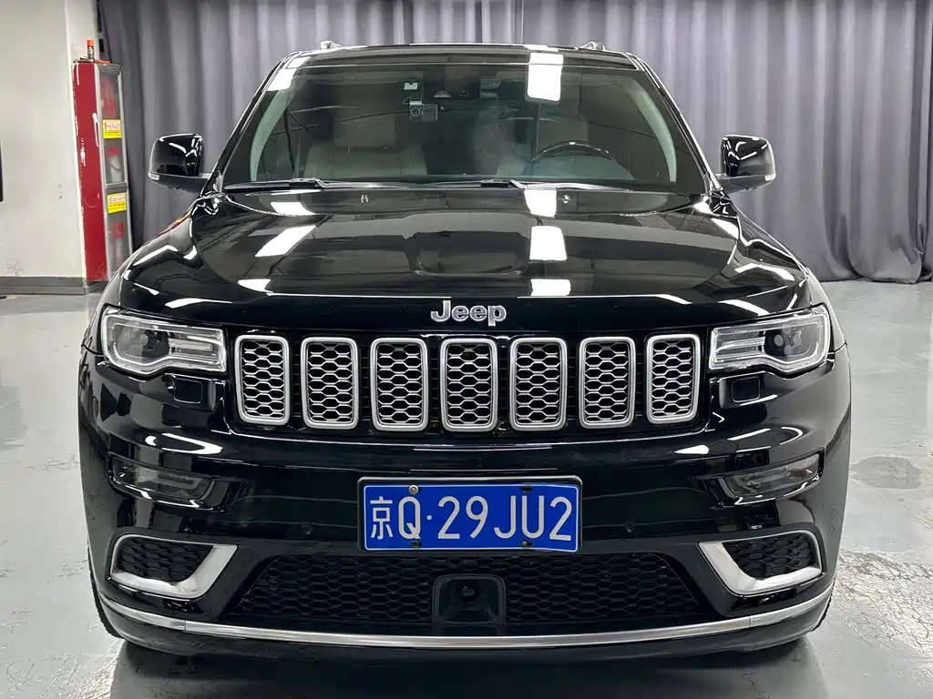Jeep Grand Cherokee (Import) — миниатюра 6